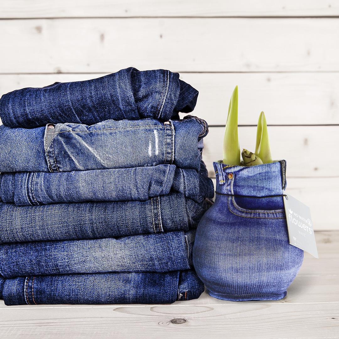 No Water Flowers® Fashionz Streetlife - Jeans + Red flower - Pflanzfix24
