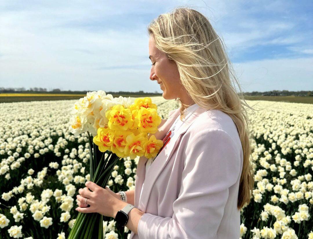 Pflanzfix24 - Super Narzissenmischung - 100 Blumenzwiebeln für farbenfrohe Blumenpracht - Größe 12/14